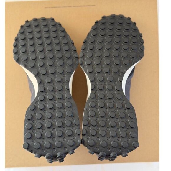 Figs New Balance 327 in Black, Size 8 - Picture 10 of 11